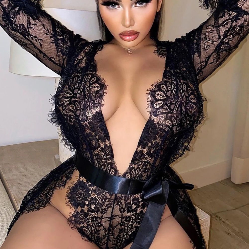 Black Lace Lingerie Robe And Thong Set With Satiny Belt - Picture 5 of 16